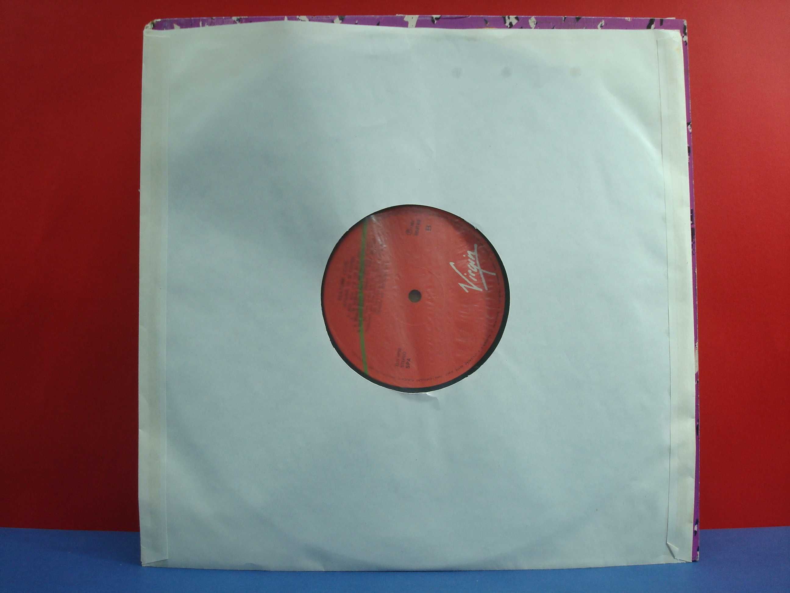 Culture Club - Kissing To Be Clever / VG Plus / LP / PT / 1982
