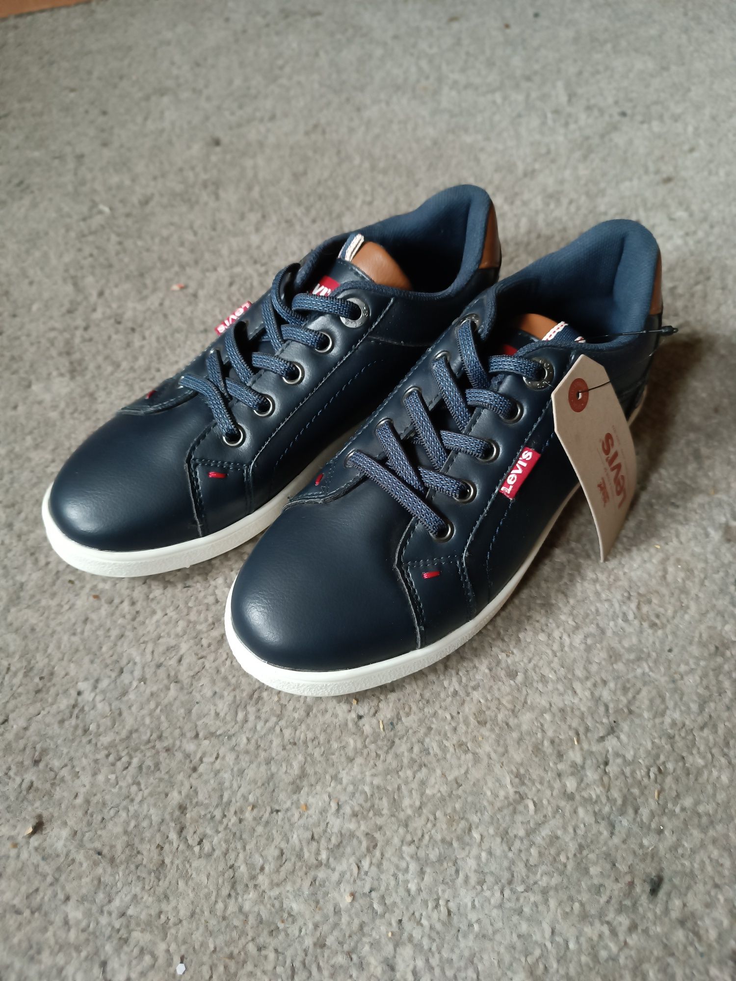 Buty sportowe Levi's 32 nowe