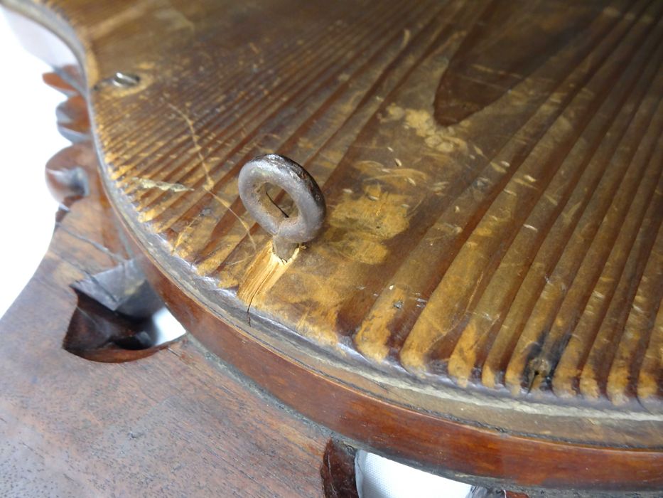 Pałacowe lustro w drewnianej ramie