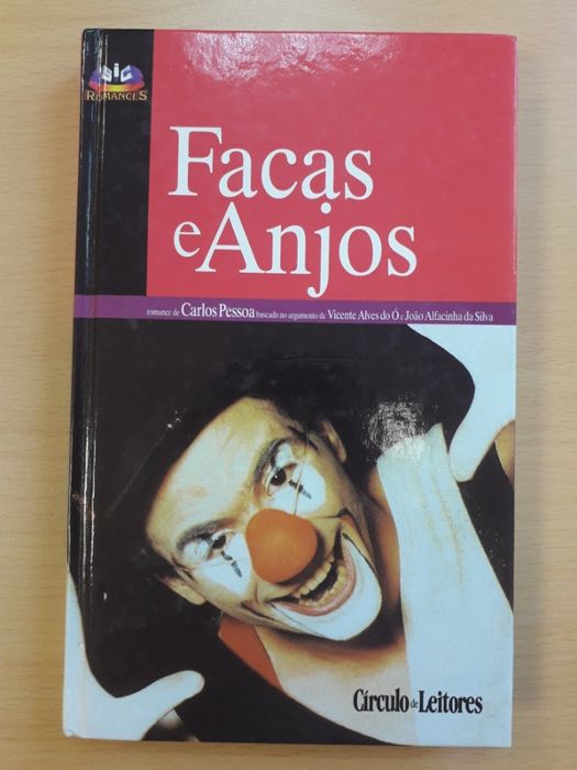 Livros: "Facas e Anjos" e "Um Passeio no Parque"