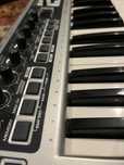 Controlador/teclado MIDI Edirol (Roland) PCR-3032