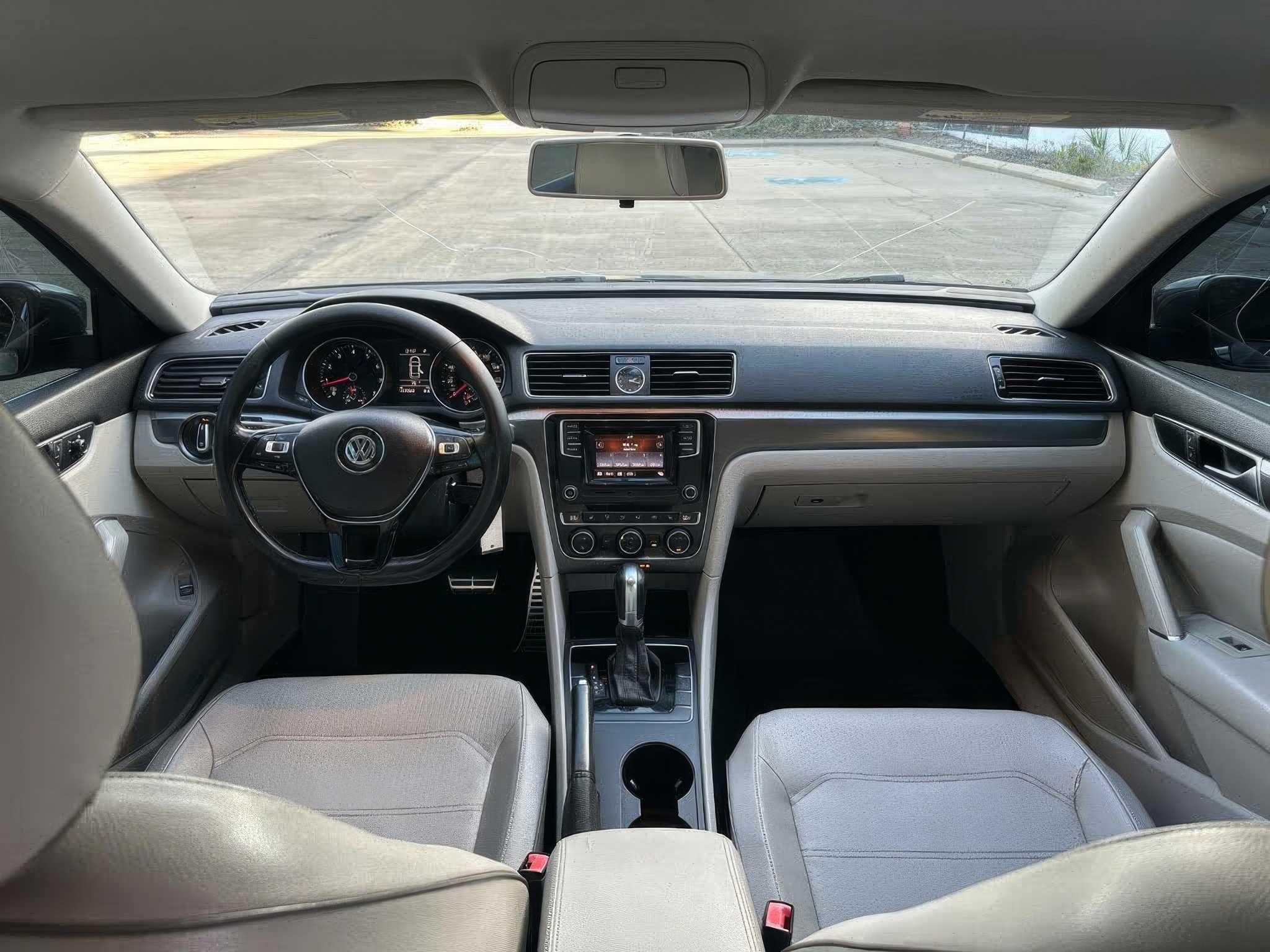 2016 Volkswagen Passat R-Line