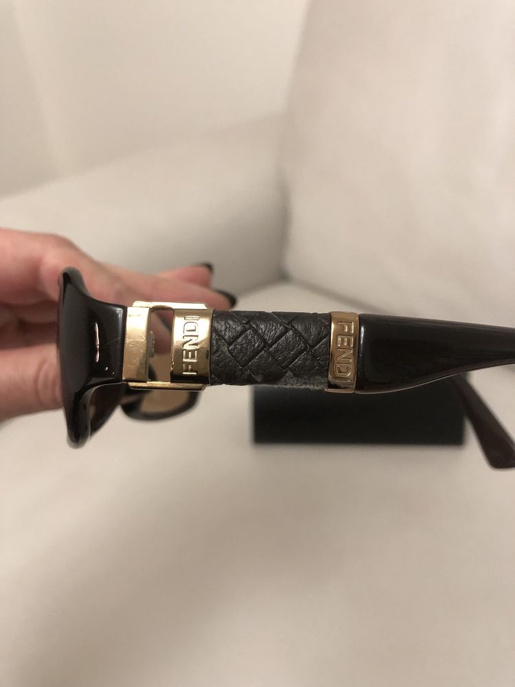 Сонцезахисні окуляри Fendi. Оригінал