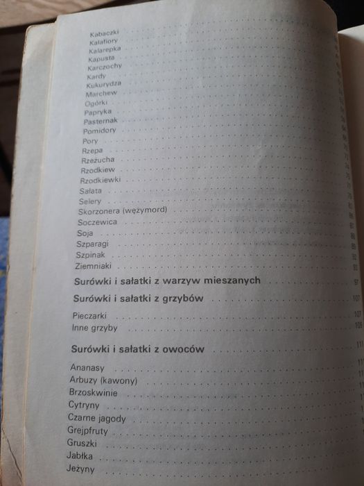 Przyrządzam surówki i sałatki