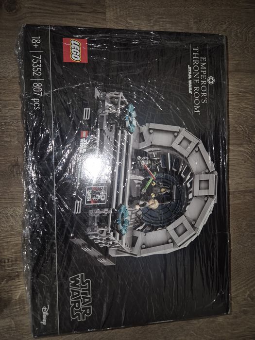 Lego Star Wars Діорама «Тронна зала імператора» 75352