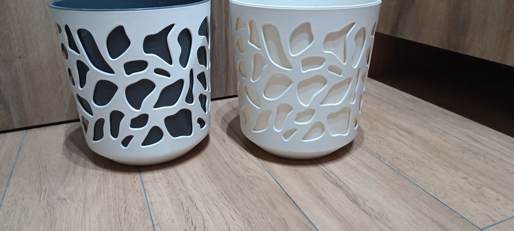 Dwie donice plastikowe