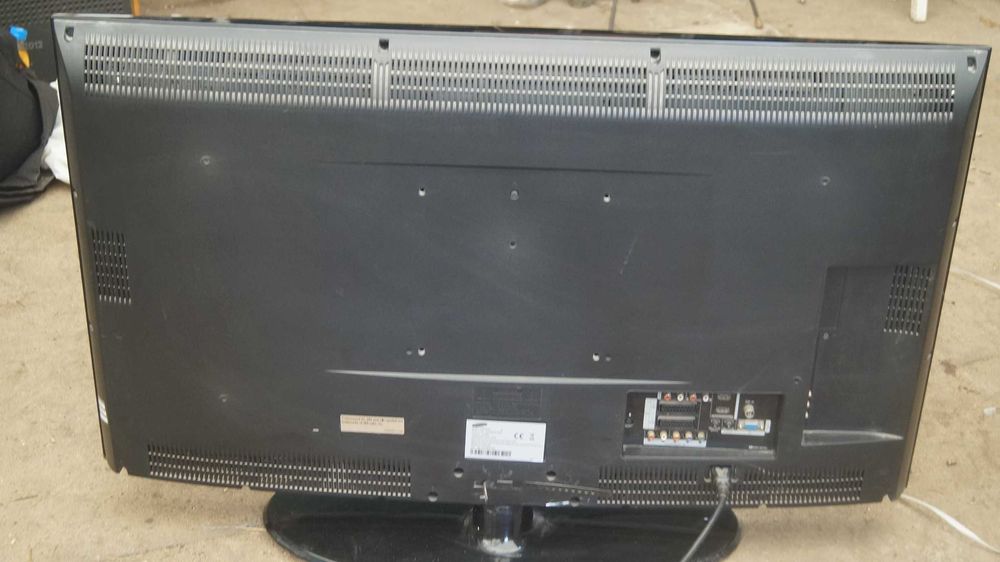 Telewizor Samsung LE 37R81BX/XEC 170W 50Hz sprawny