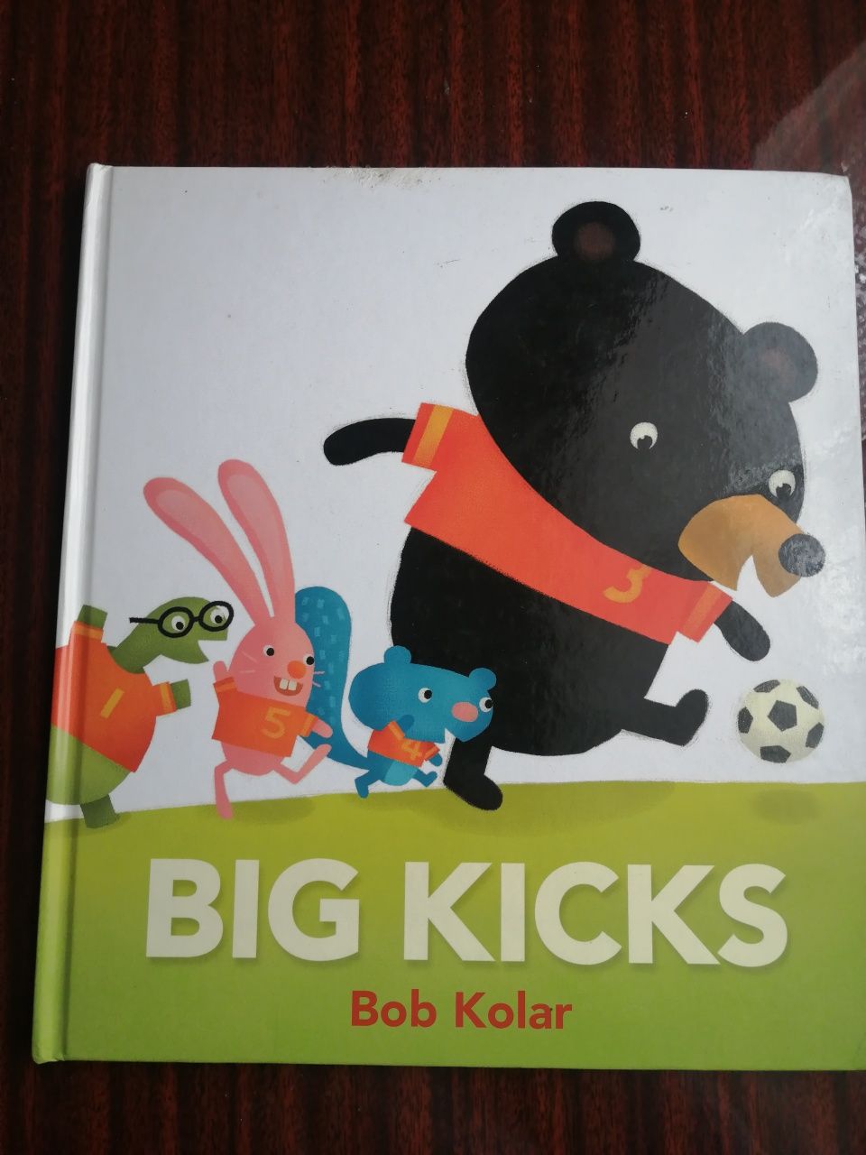 Дитяча книга англійською Big Kicks