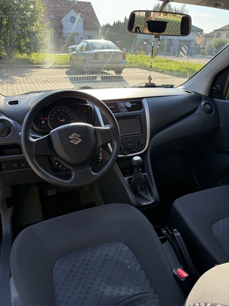 Czarne Suzuki Celerio 1.0