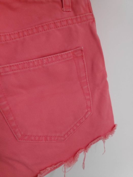 Koralowe spodenki szorty