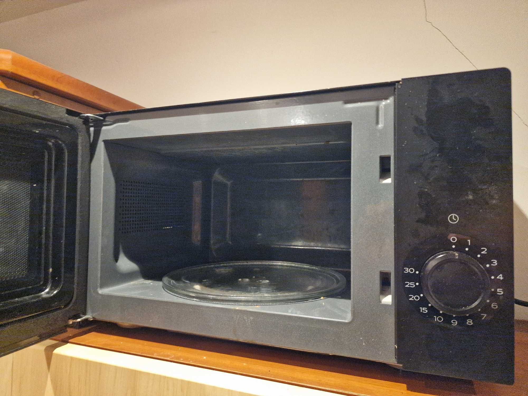 Mikrofala Amica AMGF17M2B