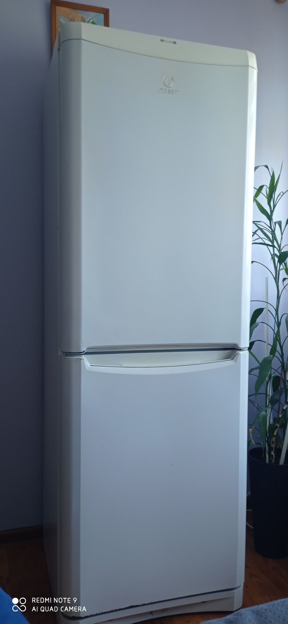 Lodówka Indesit biala