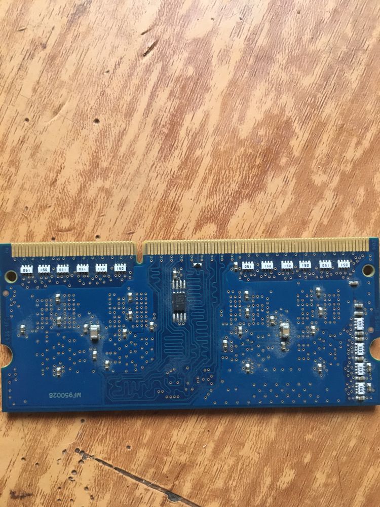 Оперативна память, 2 гб ddr3l 1.35V