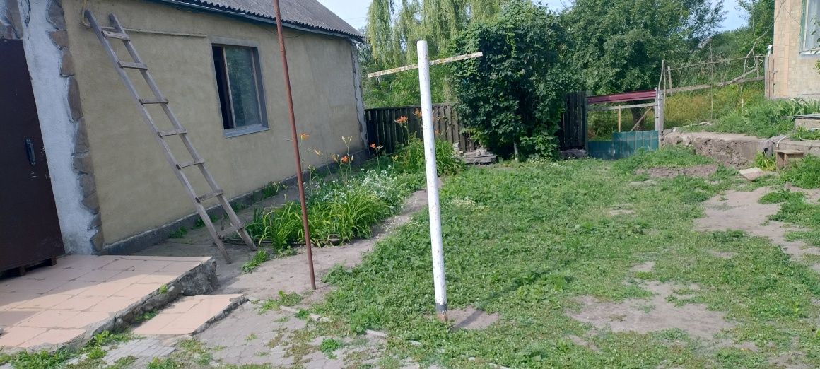 Продется дом з усіма удобствами