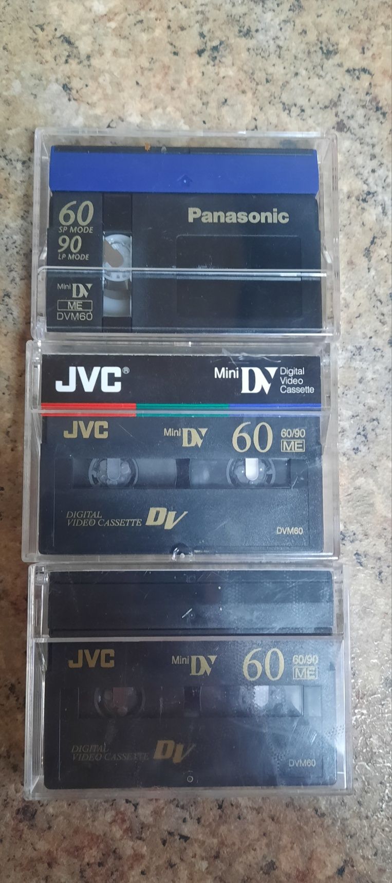 Відеокамера JVC X-25