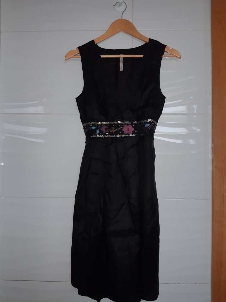 Vestido de seda preto