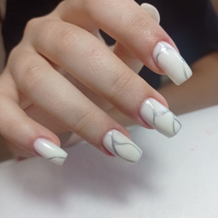 Манікюр, корекція,  нарощування