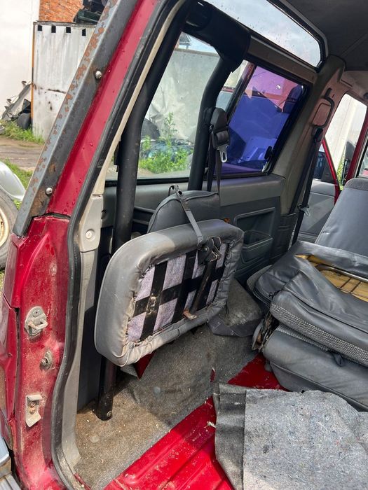 Foteliki tylne lewy prawy daihatsu Rocky fourtrak 2.8tdx