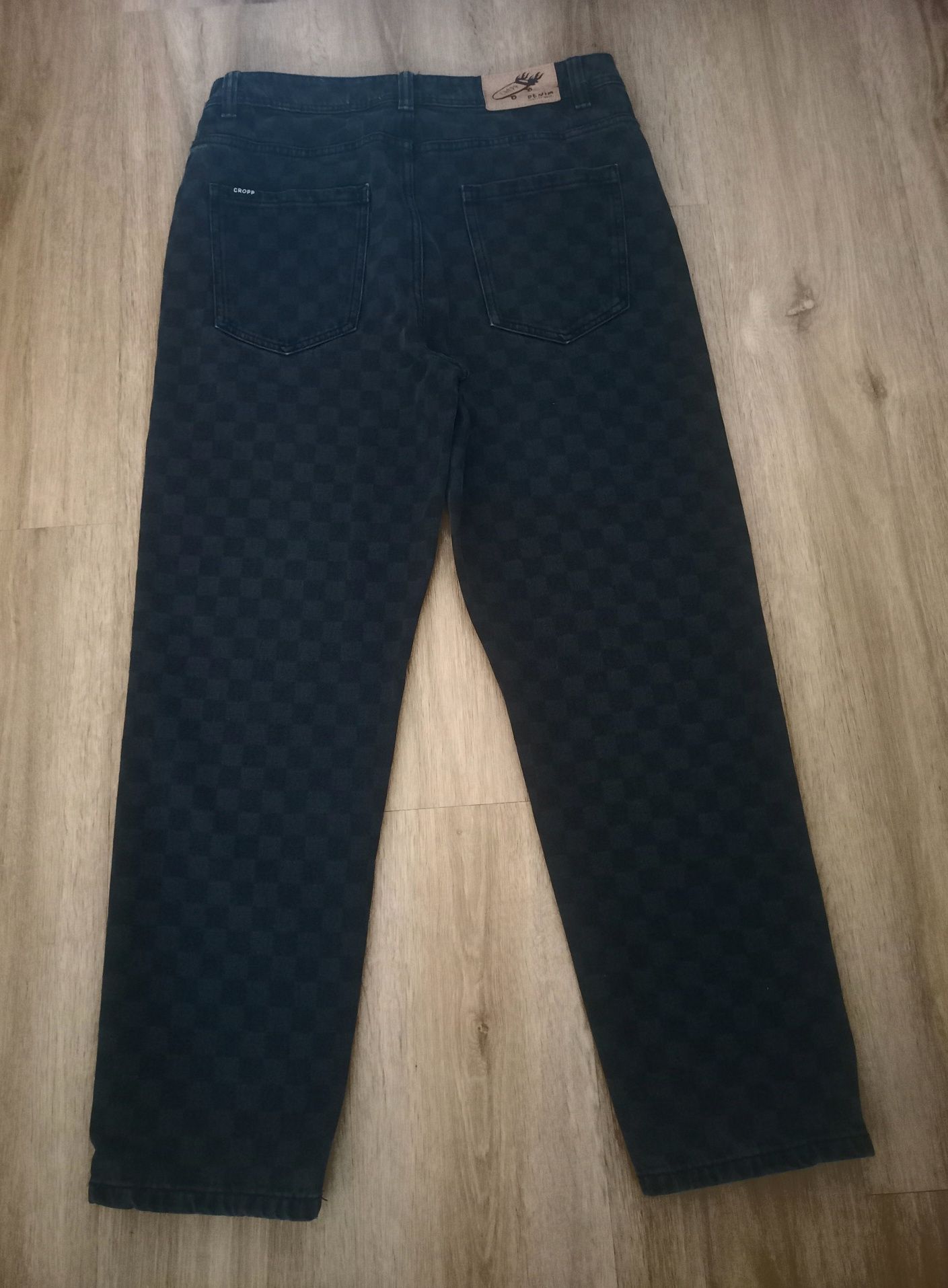 Jeansy Spodnie CROPP męskie czarne szachownica Loose Fit r. W32/L32