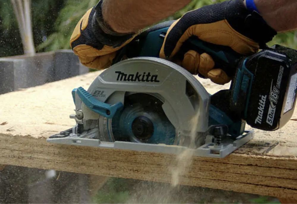 Бесщеточная циркулярная пила 165 мм Makita DHS680Z (XSH03Z) 18v