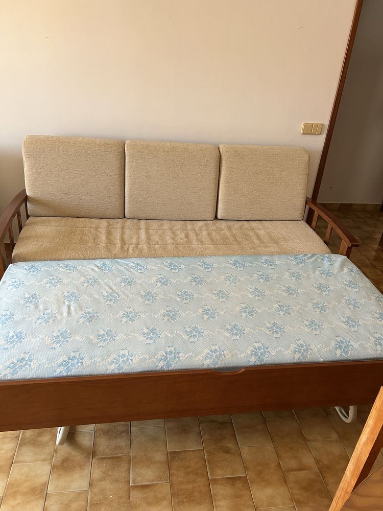 Sofá 3 lugares com cama
