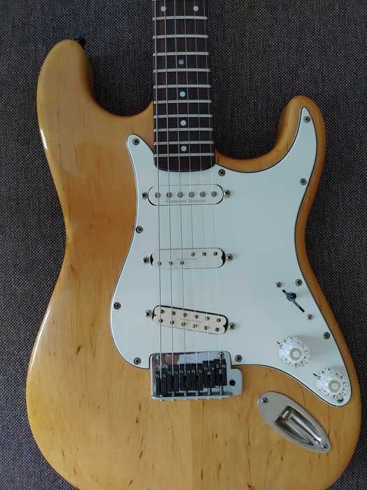 Gitara lutnicza typu Stratocaster