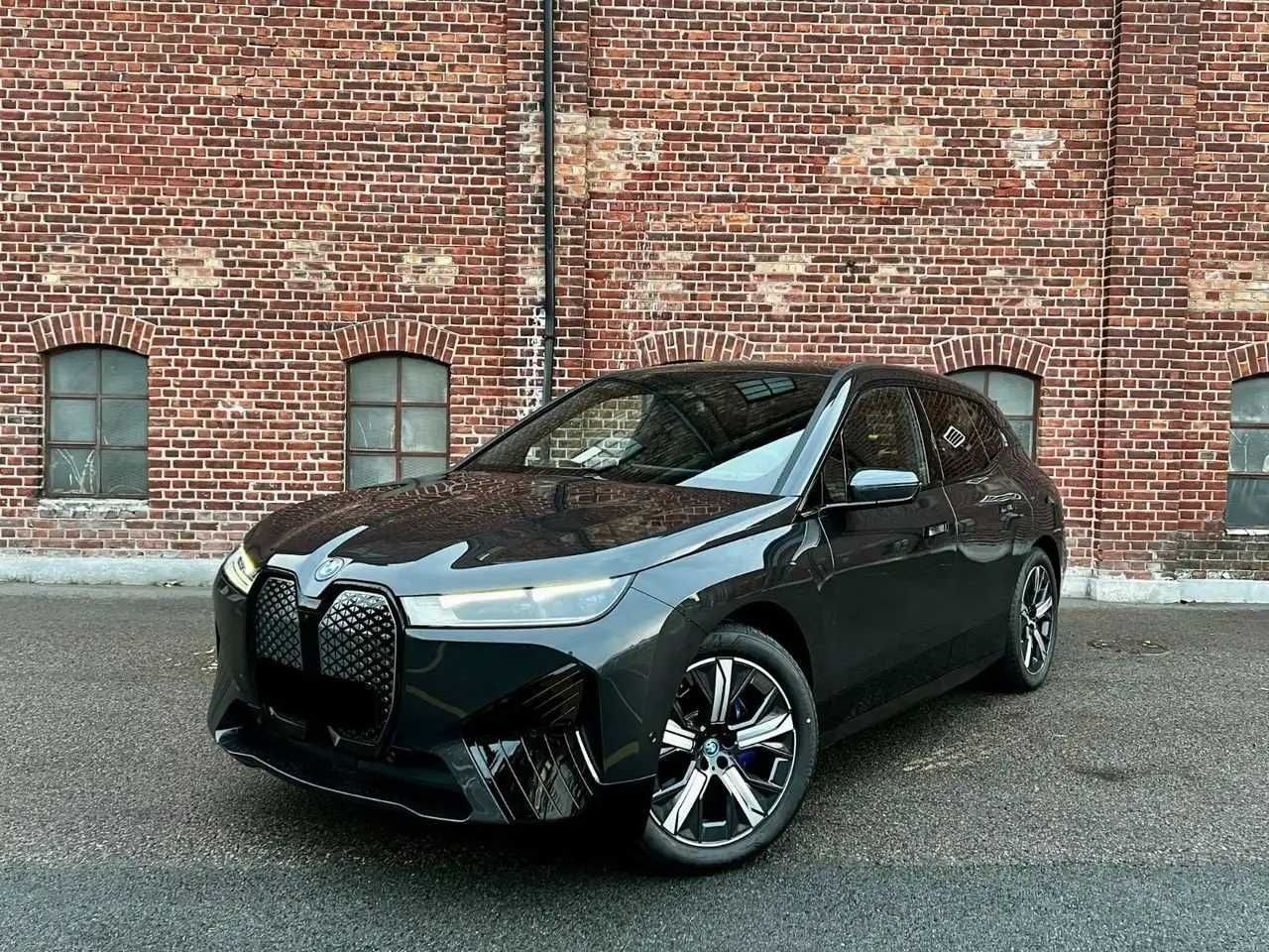 Бампер BMW IX б/у автозапчастини