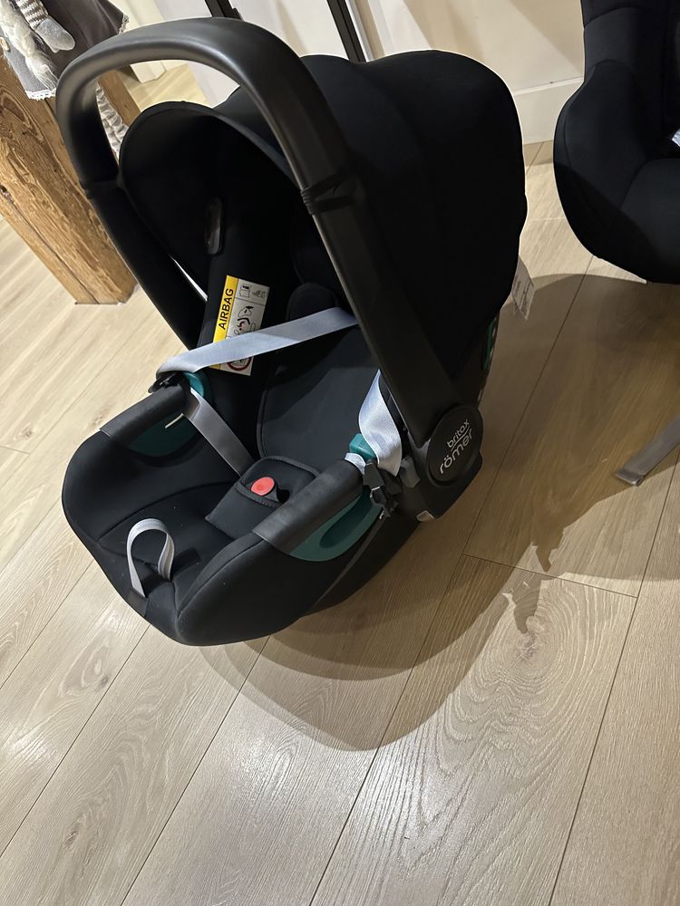 Zestaw dwoch fotelikow Britax Romer isize M