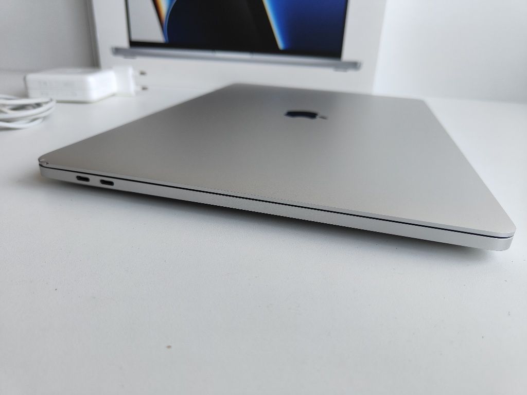 Apple MacBook Pro 16" 2021 a2141 (i9 /16Gb /1 Tb) Silver