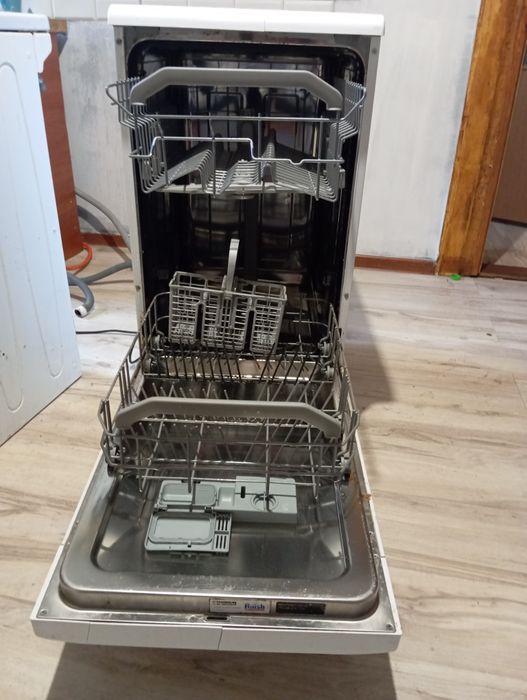 Zmywarka 40stka Hotpoint