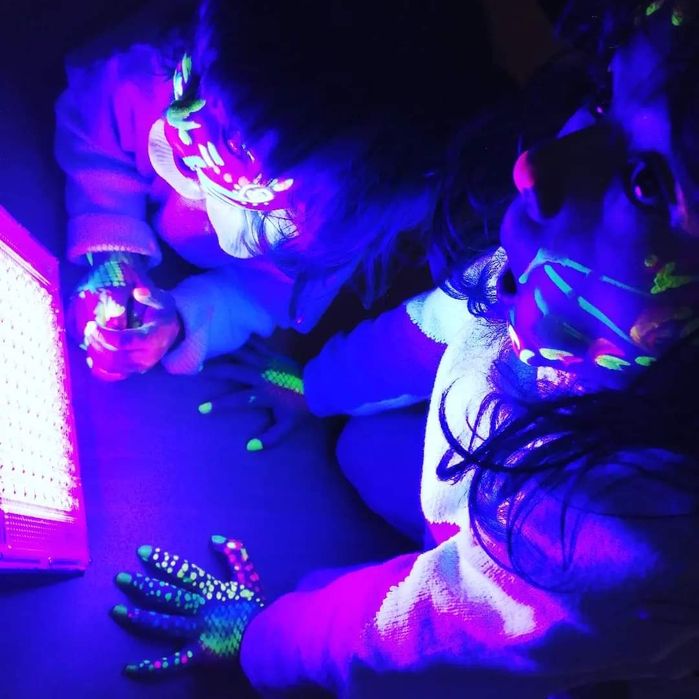 Animação - Pinturas faciais e Néon, Balões, Tatuagens glitter, brindes