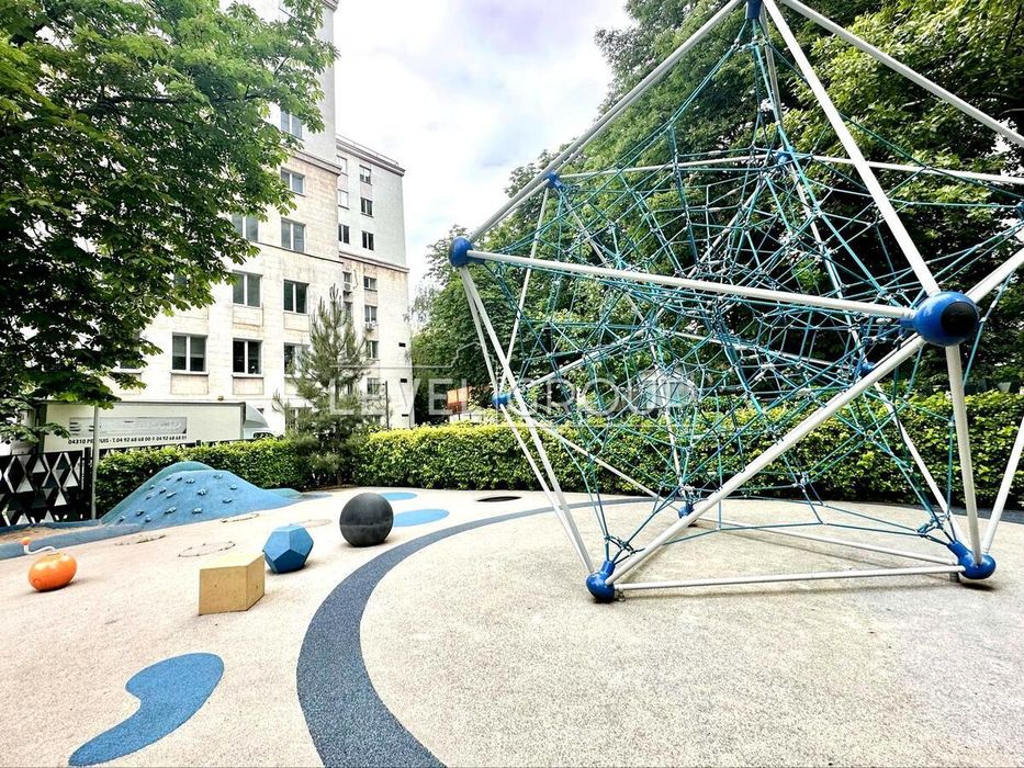 Центр! Продаж 3-к. панорамної квартири з терассою в преміум ЖК A52.