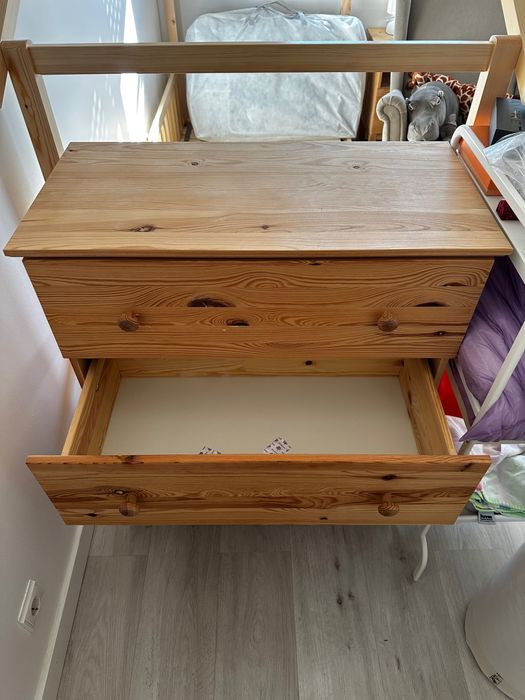 Cómoda em madeira com 3 gavetas