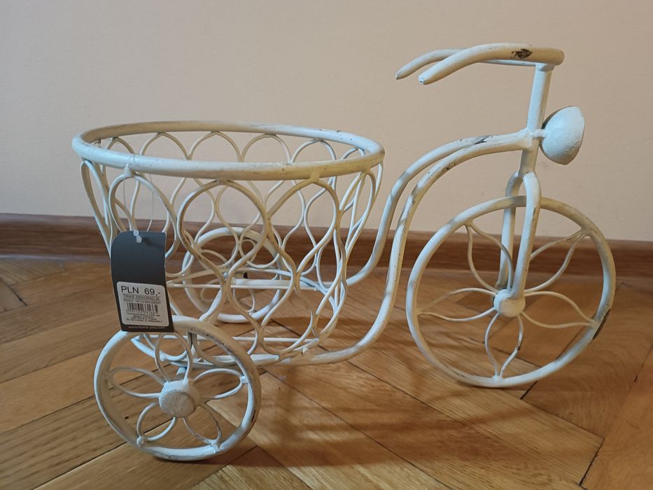 Donice/ strelaż metalowy na kawiaty doniczkowe