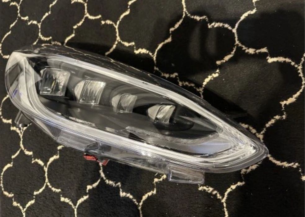 Ford Fiesta MK8 lampa prawa Full Led H1BB-13E014-AD