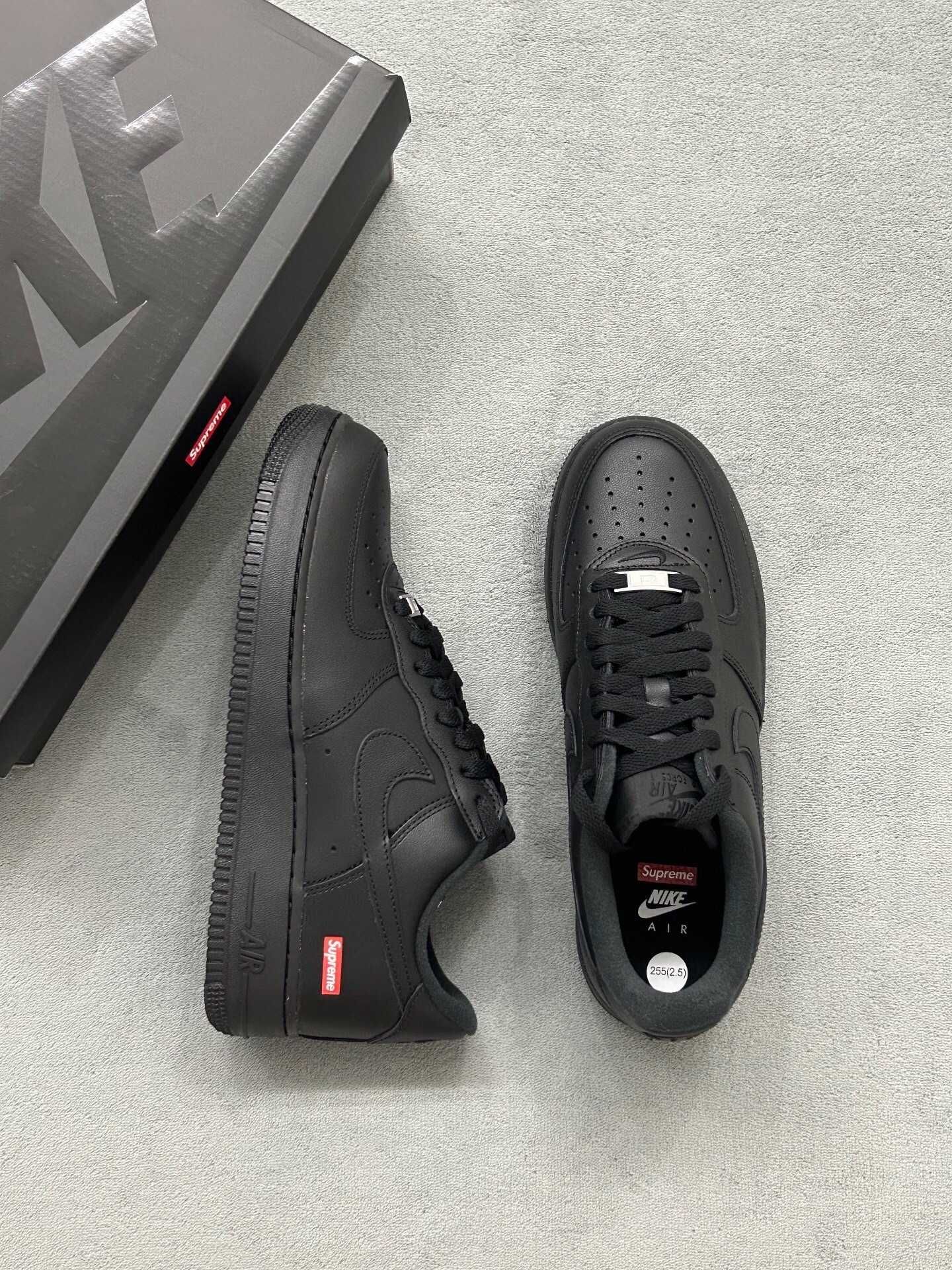 Buty sportowe OryginalnyNikeAirForce 1 LowSupreme Black rozmiar.37