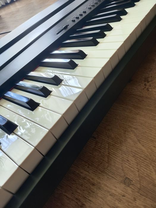 Портативне цифрове піаніно Yamaha YPP-50 з 76 клавішами повного розмір