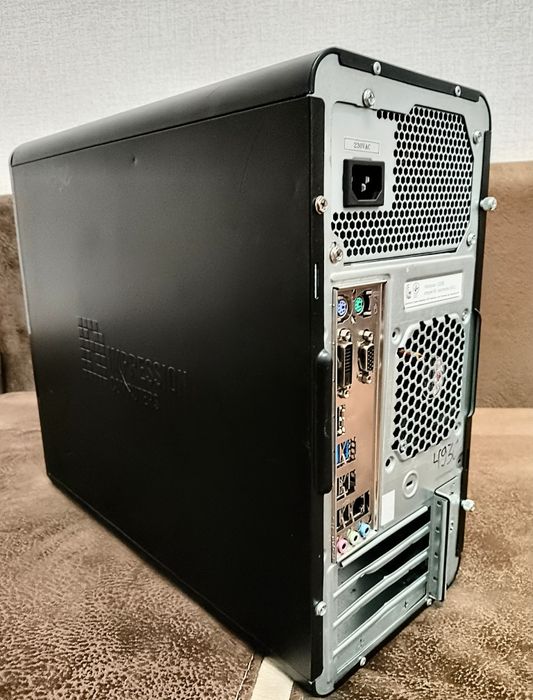 Системний блок на і3 процесорі, DDR4 оперативній пам'яті, HDD, БЖ 500W