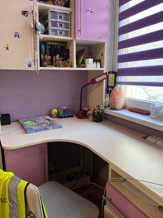дитяча стінка, стіл, ліжко, книжкова шафа