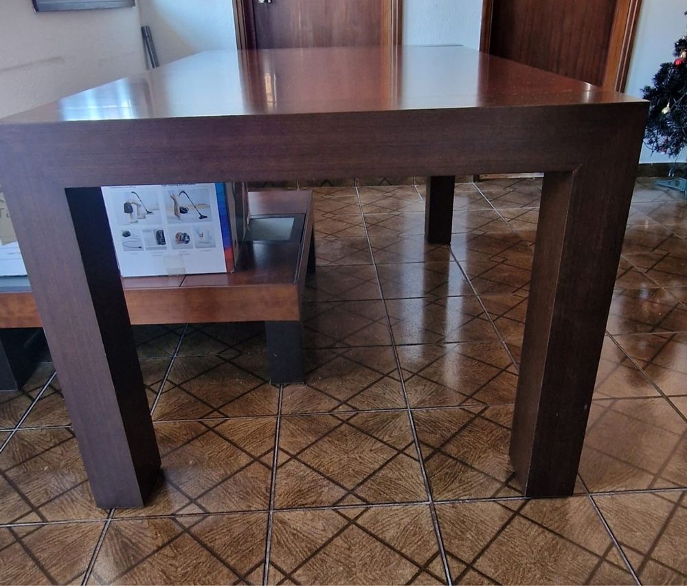 Mesa de sala e 6 cadeiras, impecavel