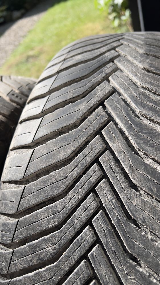 Michelin 225/ 60/ 17 4mm - uniwersalne cross climate 2