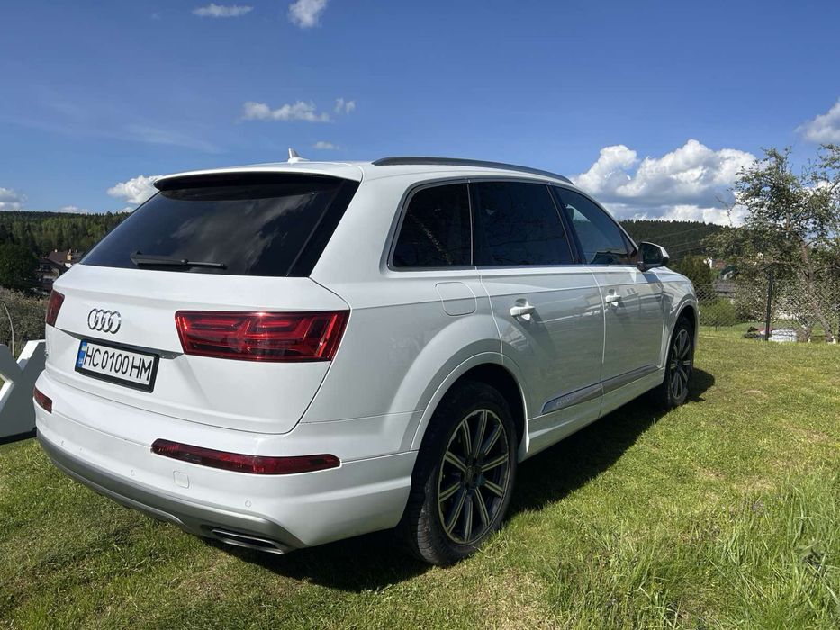 Audi  Q7  2.0 бензин  2019 року