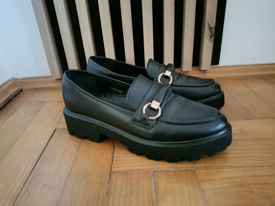 Czarne mokasyny na platformie jak nowe