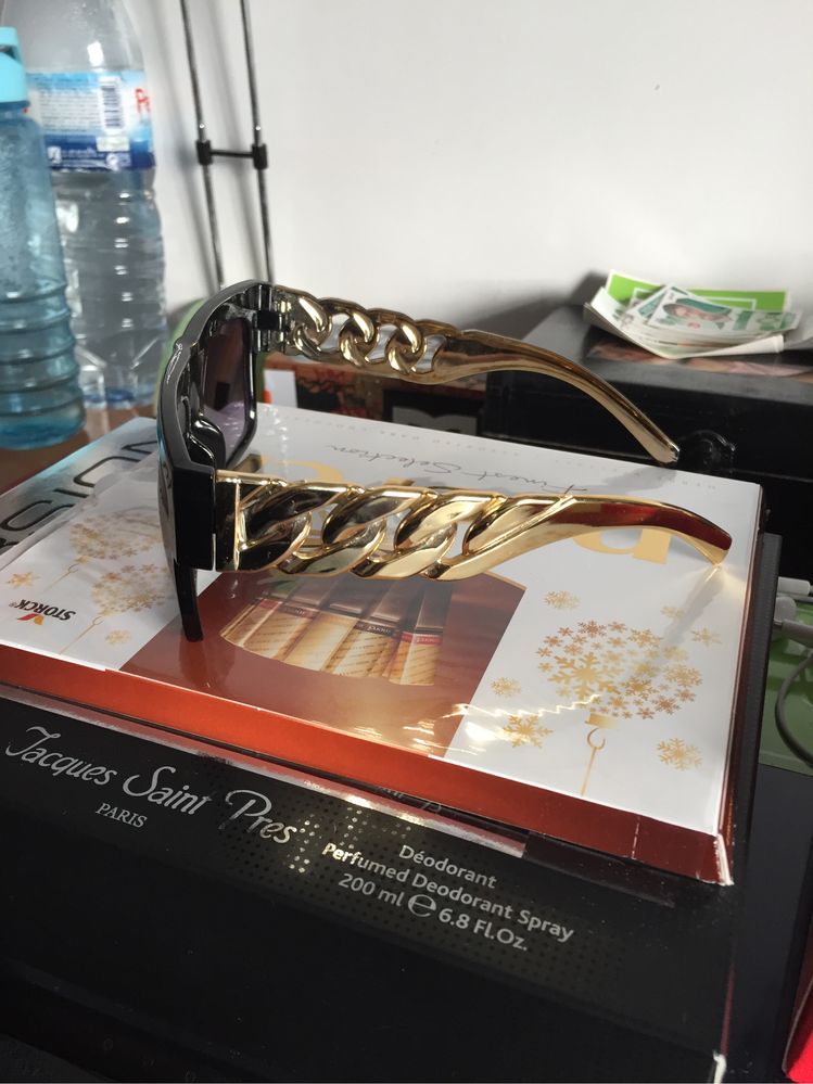 Óculos Céline Dion Gold