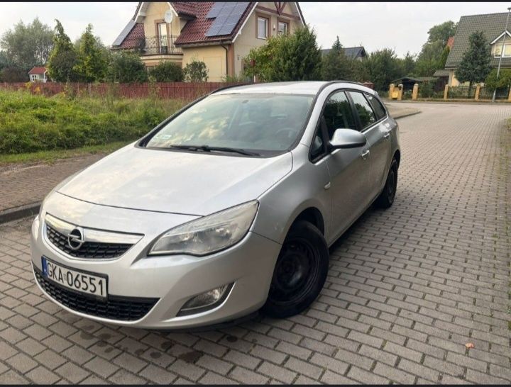 Opel Astra J 2010 Rok ! 1.7 CDTI ! 6- Biegów ! Klimatyzacja!