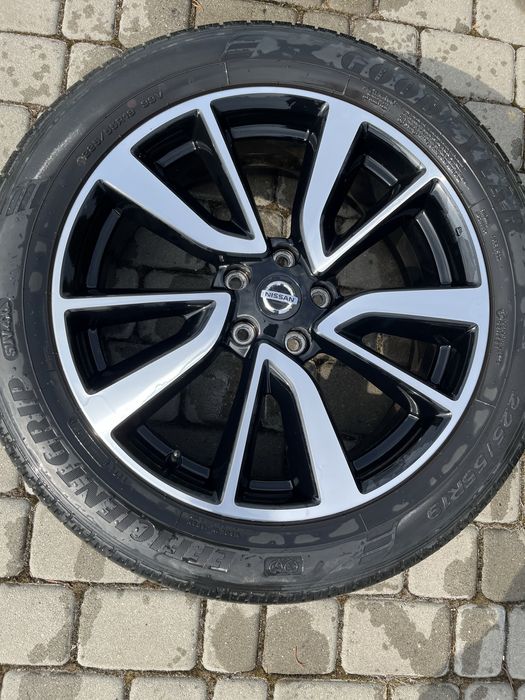 Alufelgi 5x114,3 19 cali Nissan Qashqai X-trail opony 225/55/19