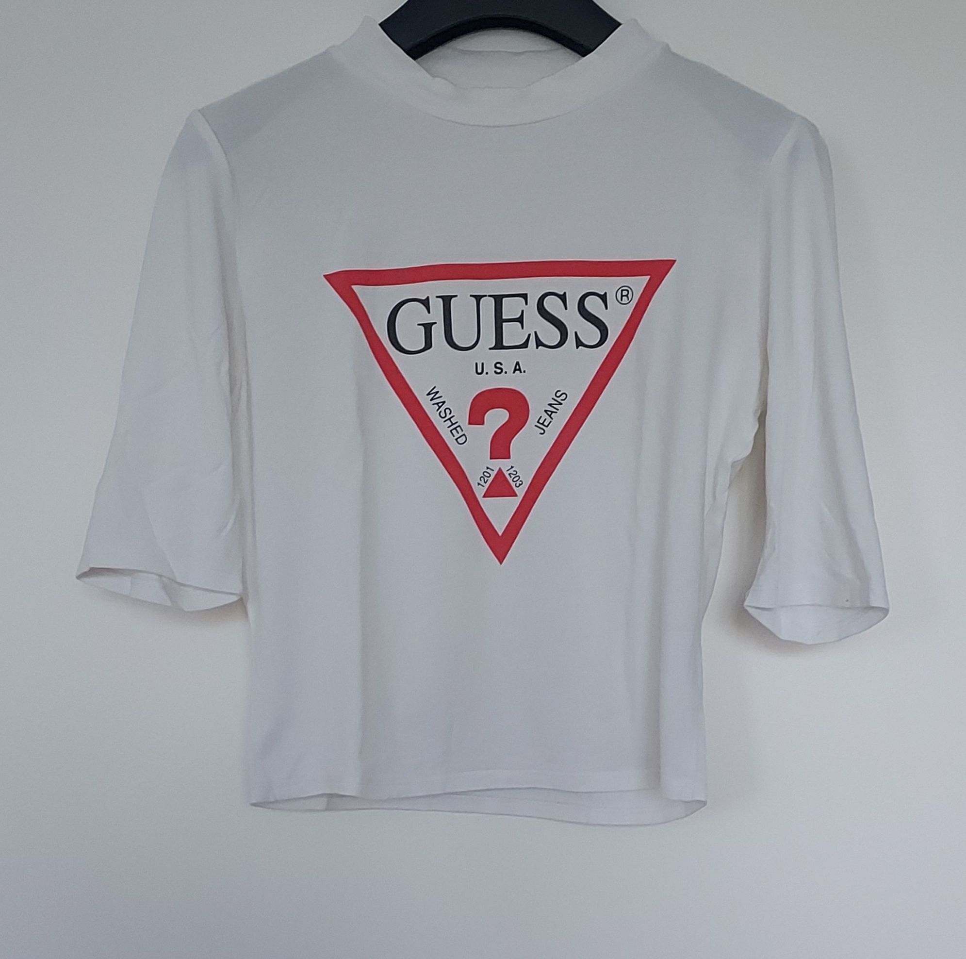 T-shirt branca GUESS