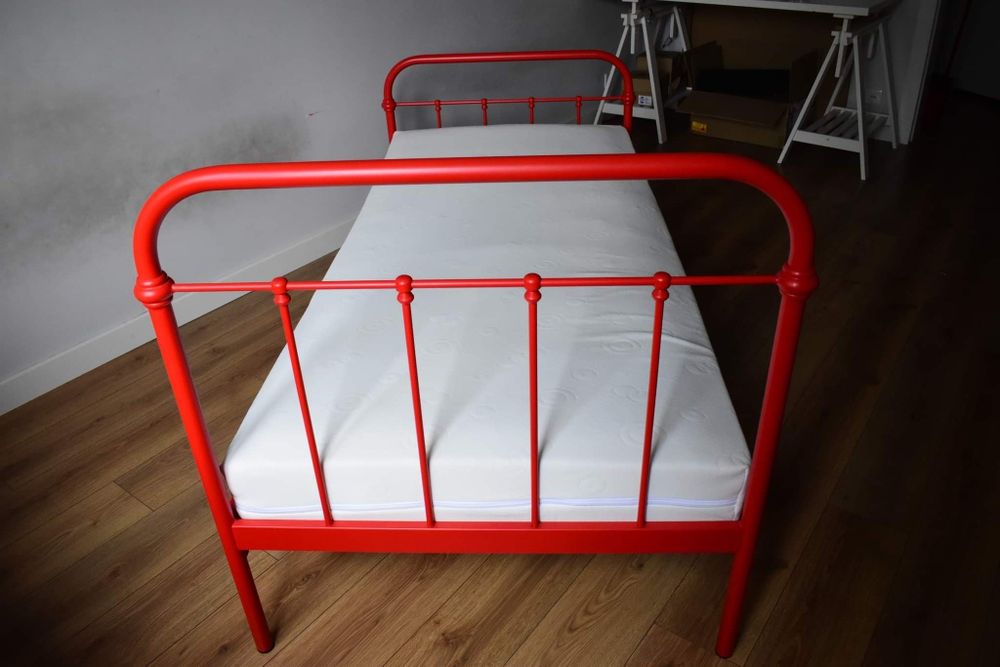 Łóżko metalowe industrial