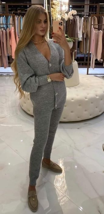 Продам женский костюм