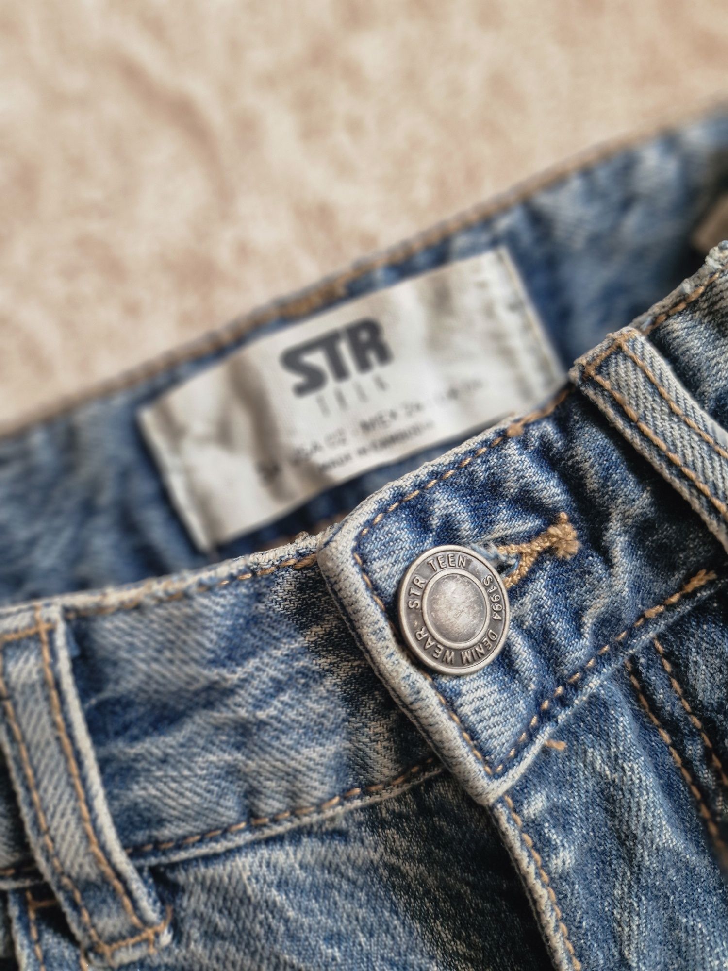 Dżinsy jeansy z prostą nogawką Stradivarius XS 34